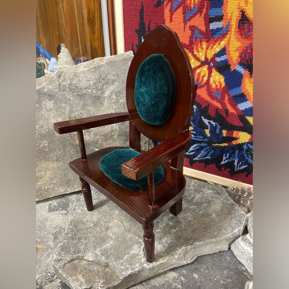 Regal Mini Throne Doll Chair or Plant Holder